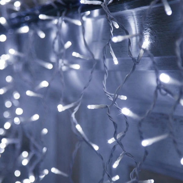 LED-jääpuikkovalosarja 5,5 m, 100 LED, kylmänvalkoinen + vilkkuefekti, IP44