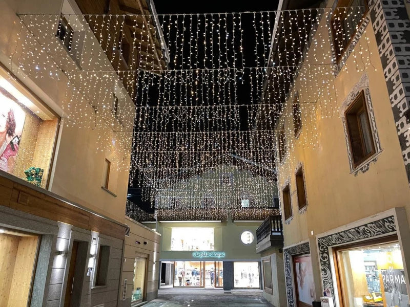 LED-jääpuikkovalosarja 5,5 m, 100 LED, kylmänvalkoinen + vilkkuefekti, IP44